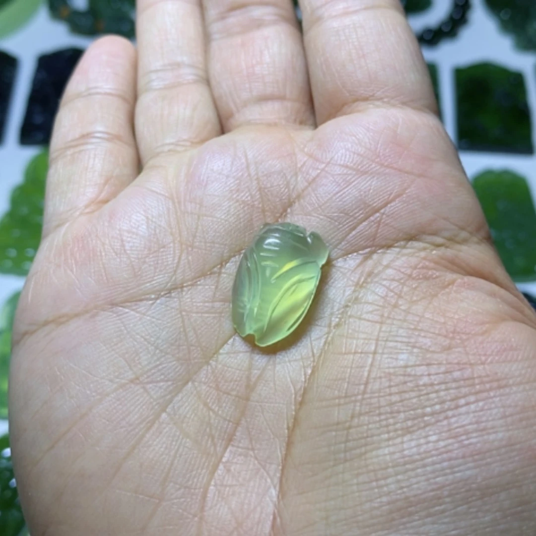 【闪购商品】未镶嵌蛇纹石玉颈饰