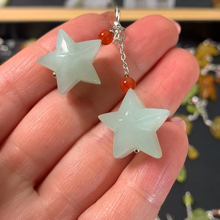 蛇纹石玉未镶嵌耳饰