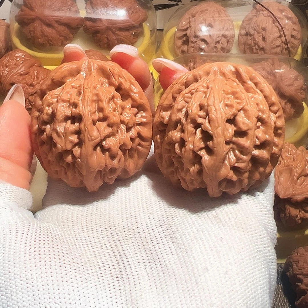 吊坠桃核47红锦鲤