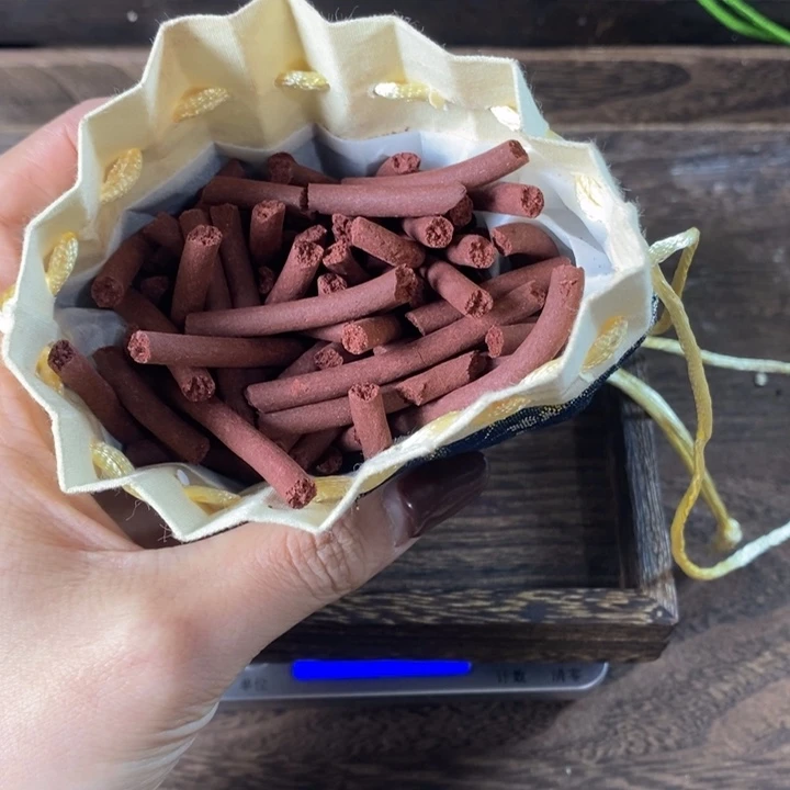 泥塑花蕊夫人碎料香包约50克