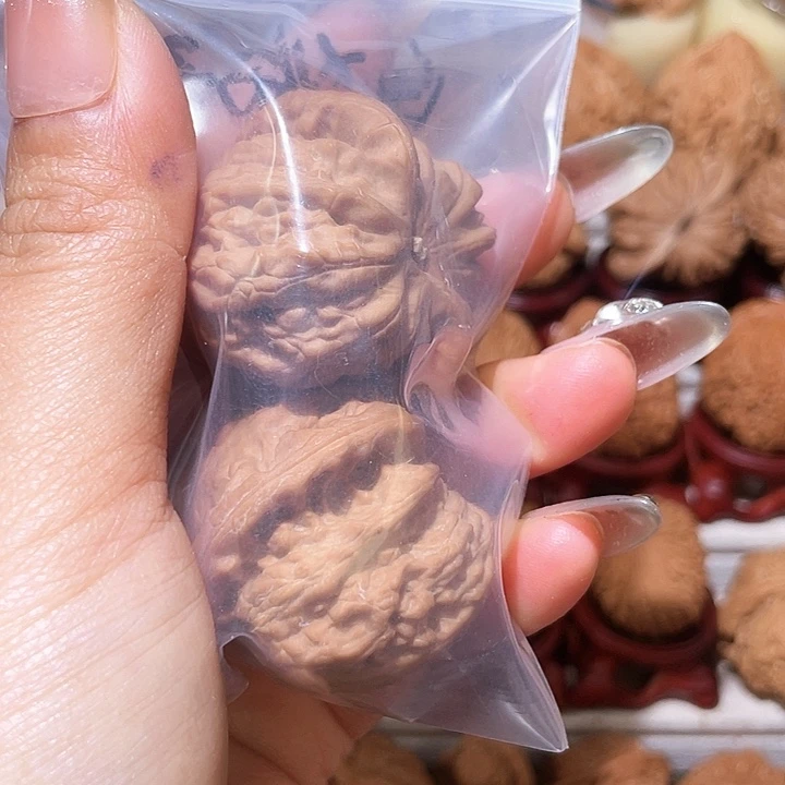 .***k把件文玩核桃白狮子