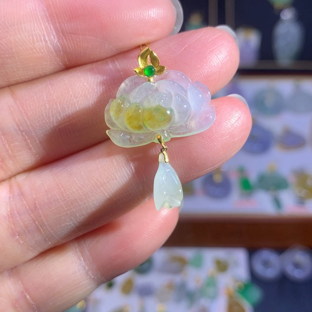 翡翠18K金镶嵌颈饰