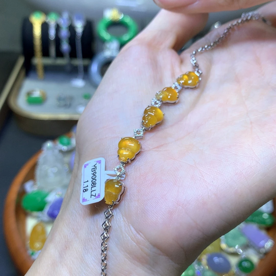 【闪购商品】翡翠颈饰18K金镶嵌翡翠吊坠项链