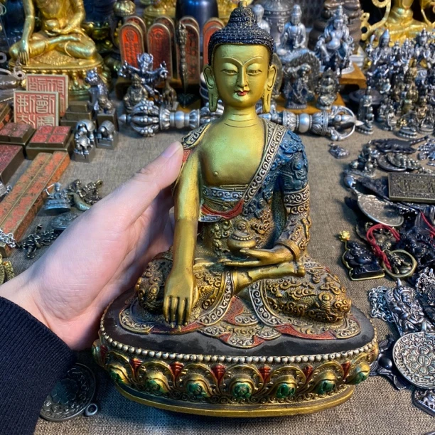 老铜胎彩绘释迦摩尼佛像摆件