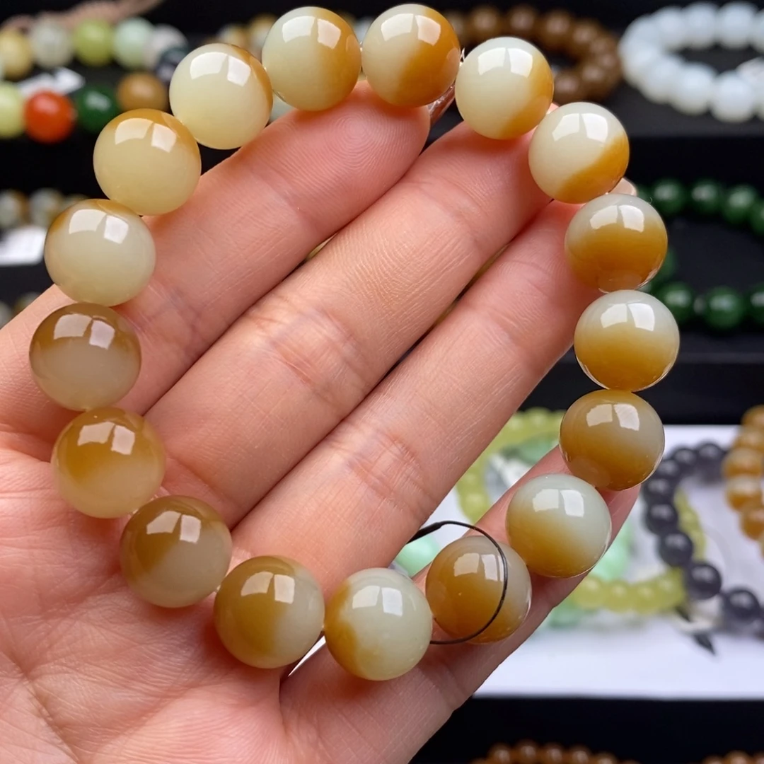 玩***家和田玉未镶嵌手串