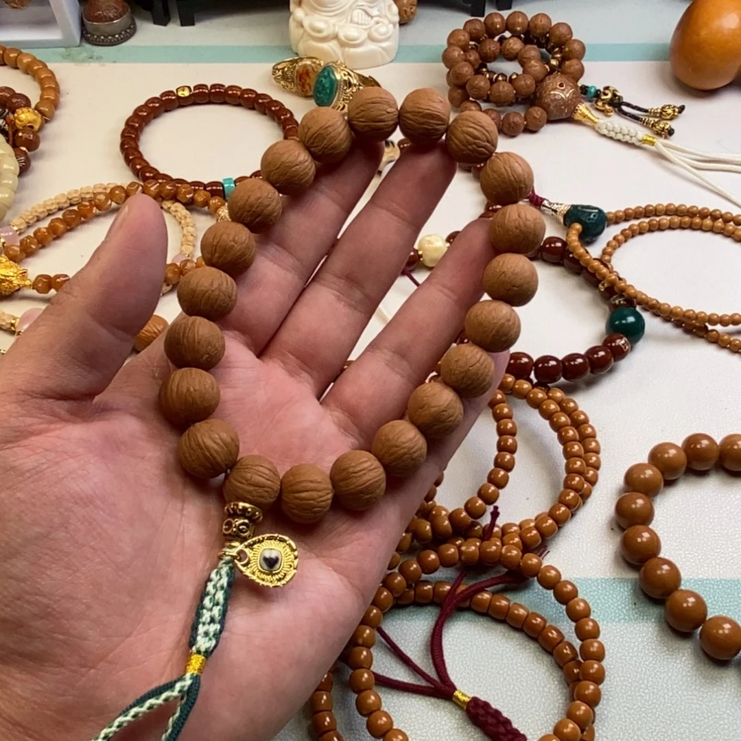 吊坠猴头核桃。。。。。。。。。。