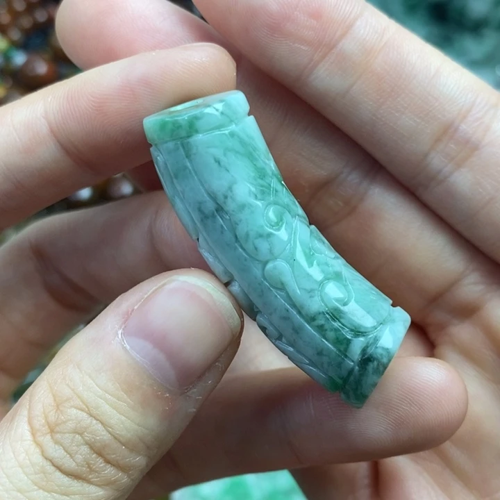 颈饰未镶嵌翡翠吊坠