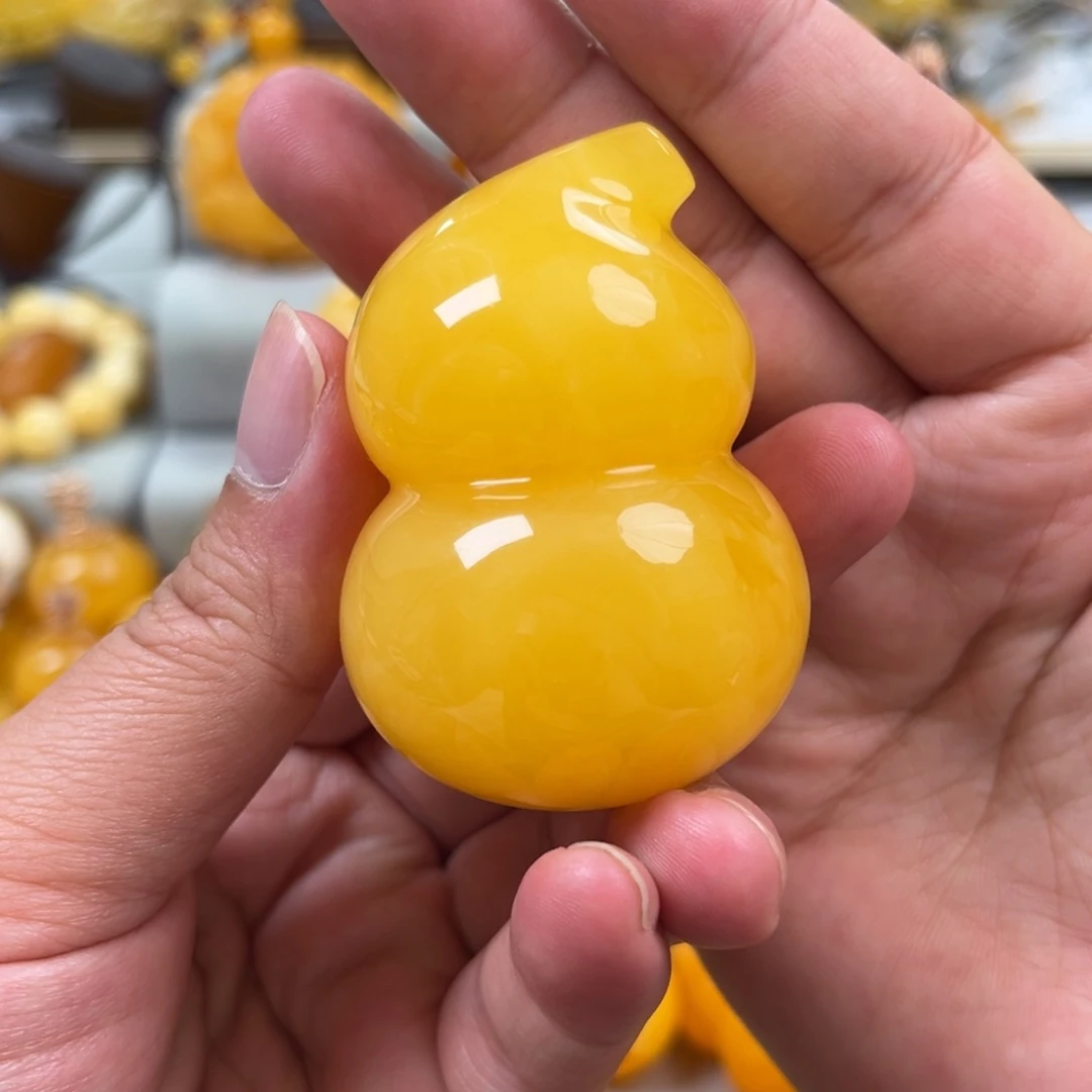 蜜蜡未镶嵌珠宝奇石