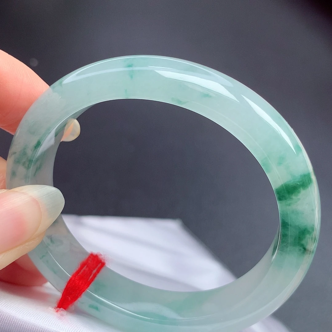 翡翠未镶嵌手镯（贵妃镯）52.7圈口