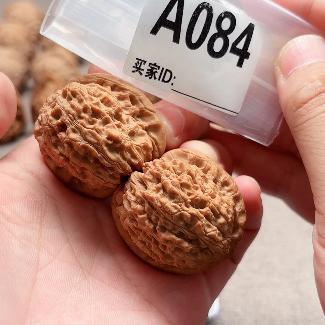 吊坠文玩核桃血麒麟A084