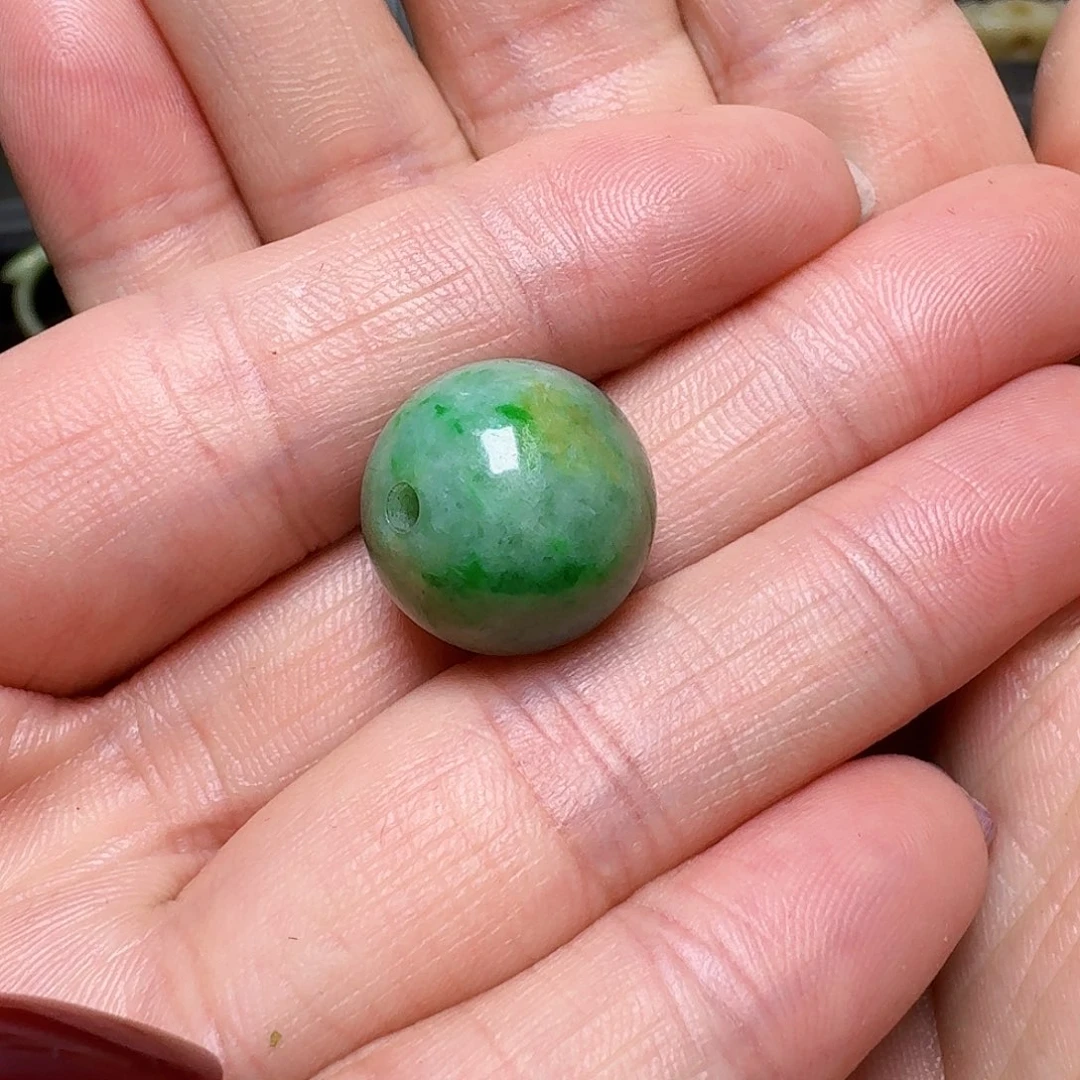 翡翠颈饰未镶嵌丁*鱼