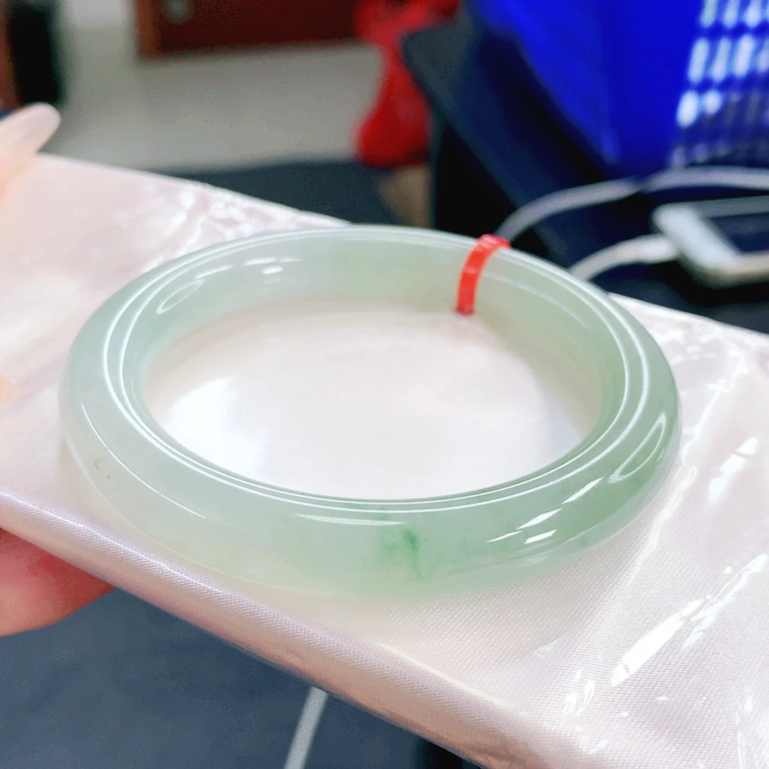 翡翠未镶嵌手镯53