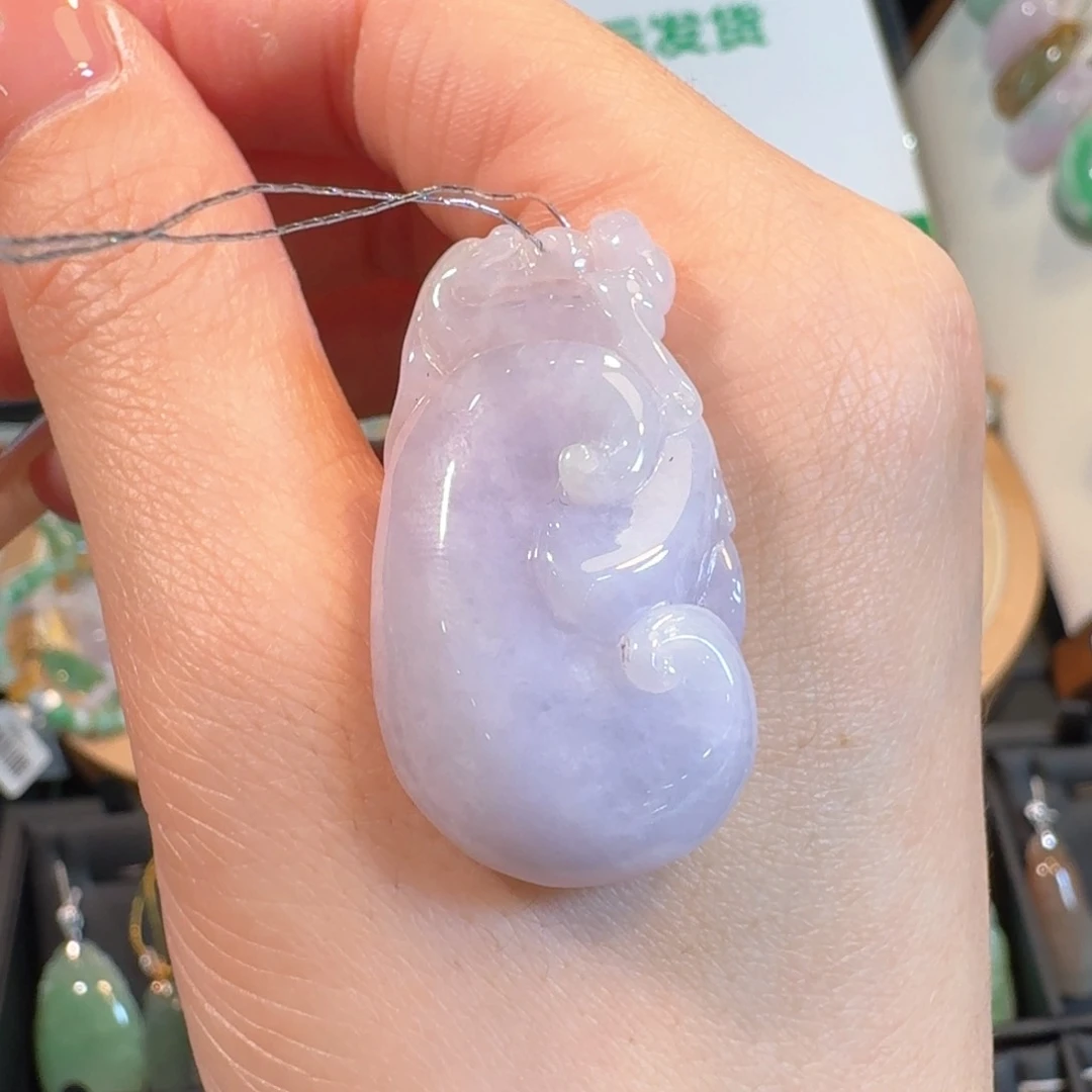 翡翠挂件未镶嵌如意
