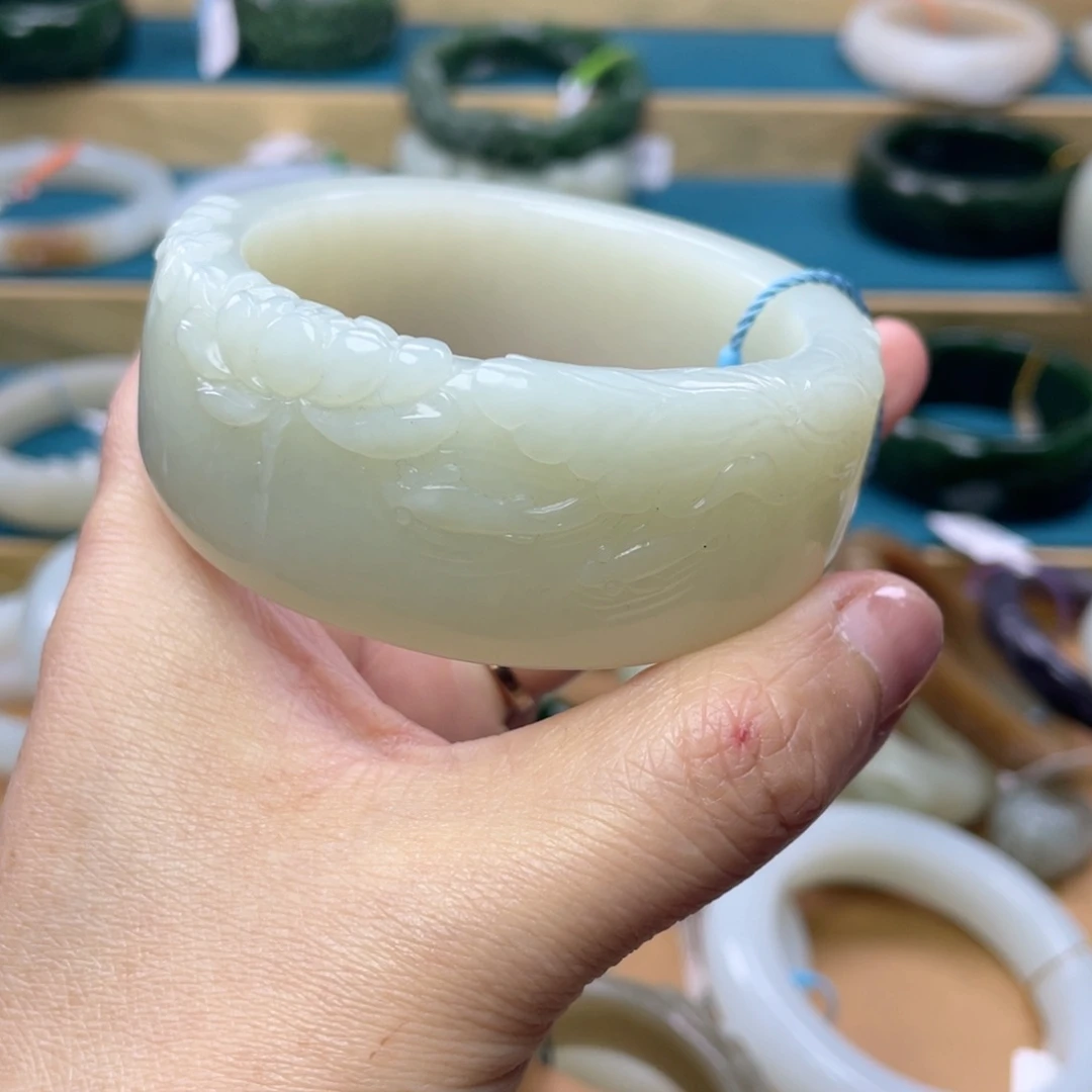 未镶嵌手镯和田玉