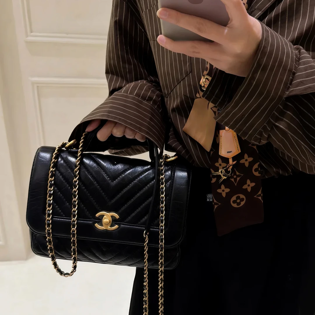 99新 Chanel/香奈儿 6977|香奈儿手提包chanel黑金手提邮差斜挎包