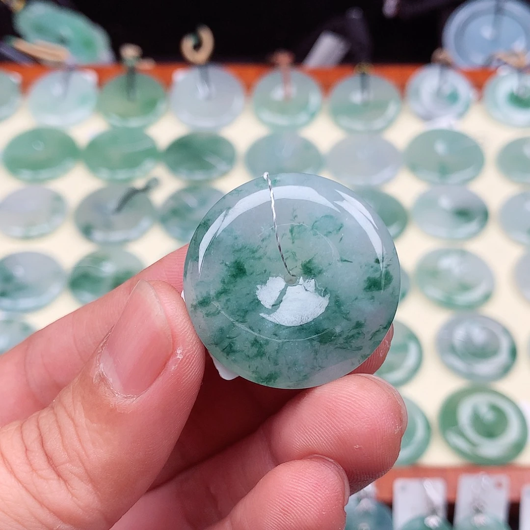 翡翠未镶嵌颈饰30.9-5.7mm