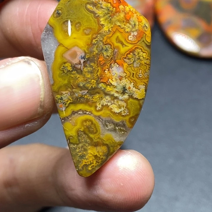 玛瑙/玉髓颈饰未镶嵌静**春