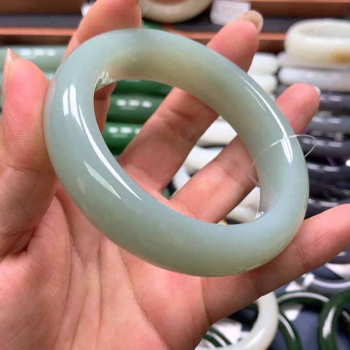 【闪购商品】未镶嵌手镯和田玉