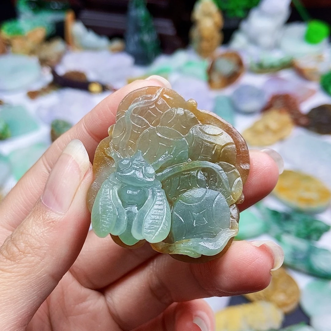 定制翡翠未镶嵌蜜蜂