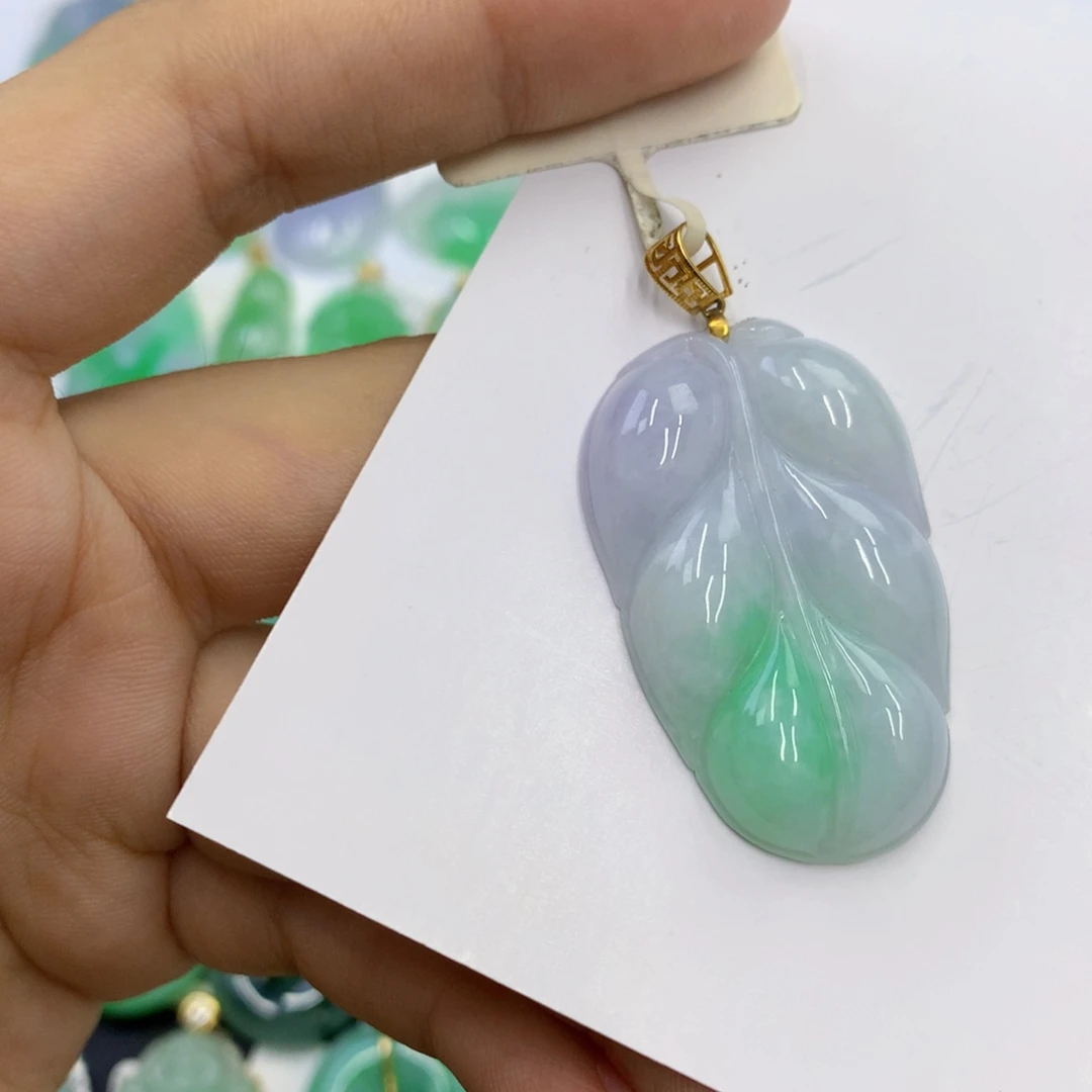 翡翠18K金镶嵌颈饰翡翠