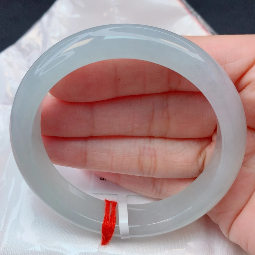 翡翠未镶嵌手镯58.5圈 细糯冰浅蓝底冰胶润