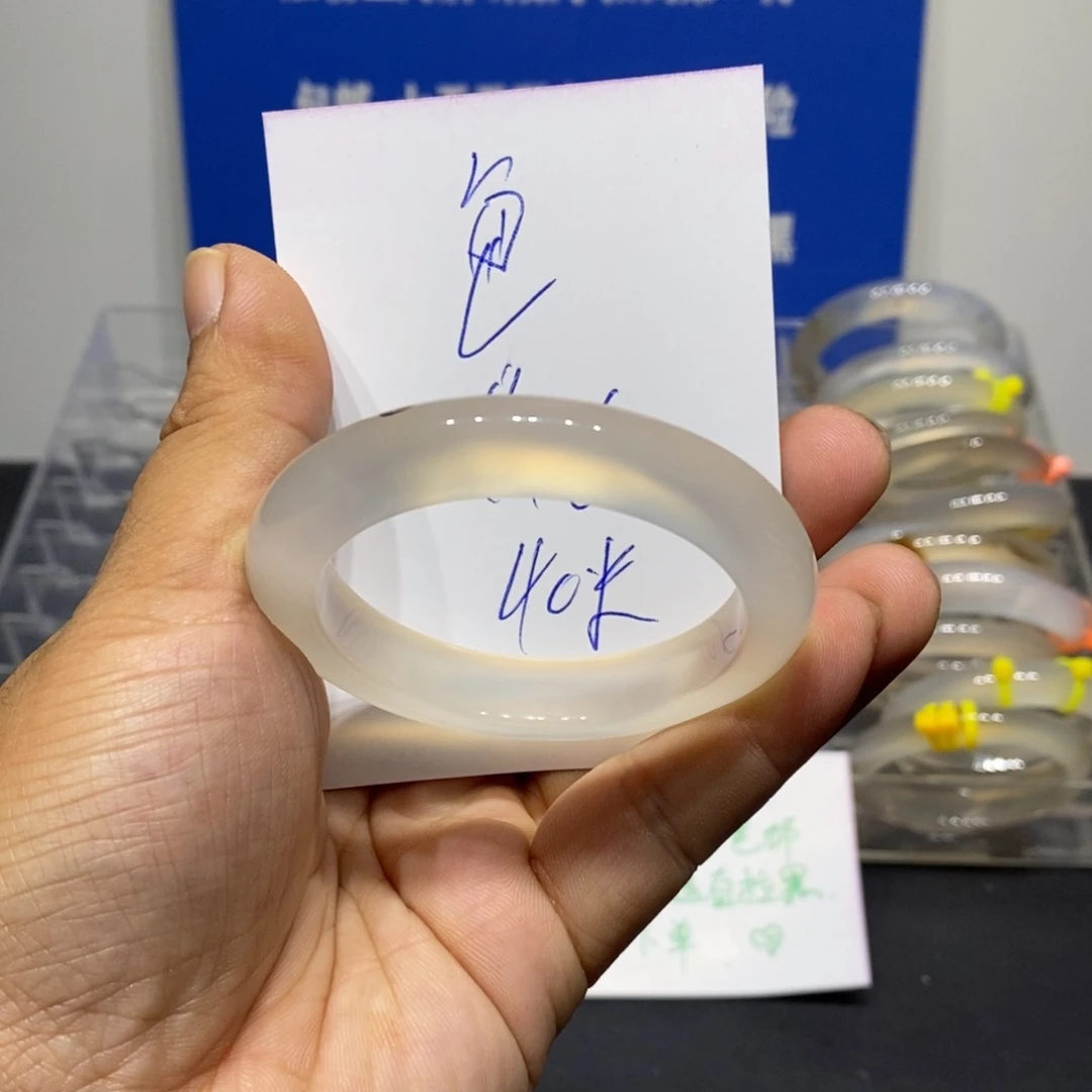 绿***色玛瑙/玉髓未镶嵌手镯