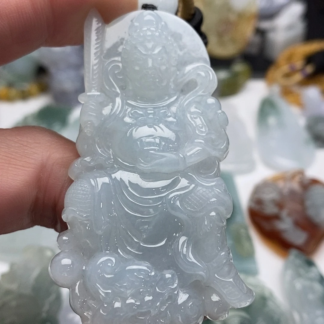 翡翠未镶嵌颈饰不动产明王