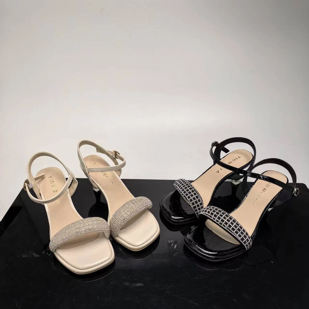 夏季时尚新款凉鞋拖鞋跟鞋百搭舒适女鞋 2302