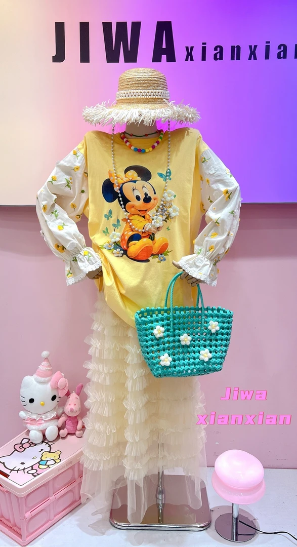 刘媛媛欧货 实拍米奇可爱大版宽松减龄休闲喇叭袖中长大T