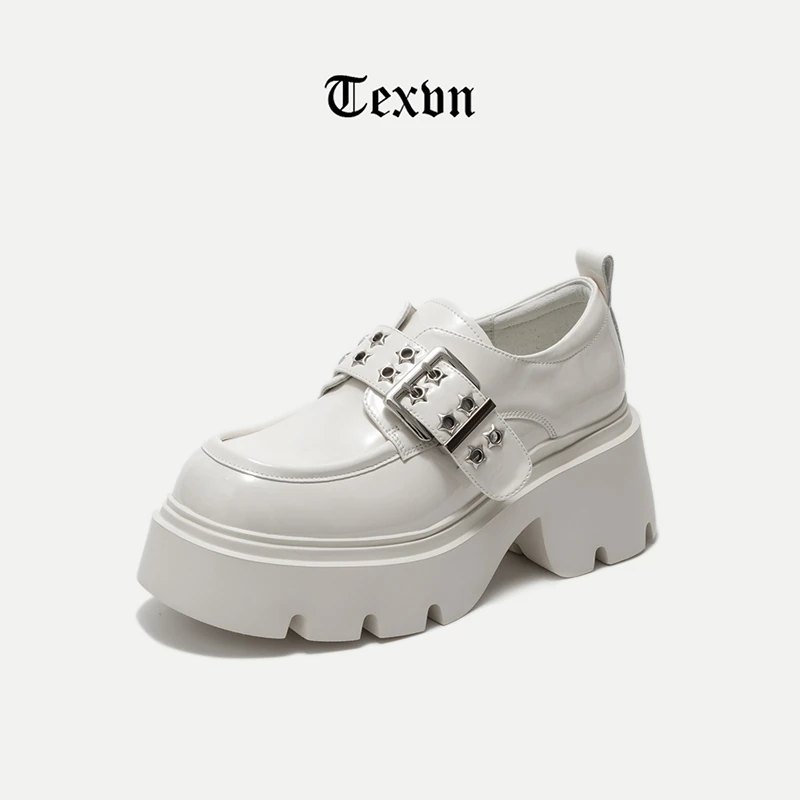 2025春季新品罗马风格厚底增高皮带扣金属装饰漆牛皮松糕鞋女单鞋