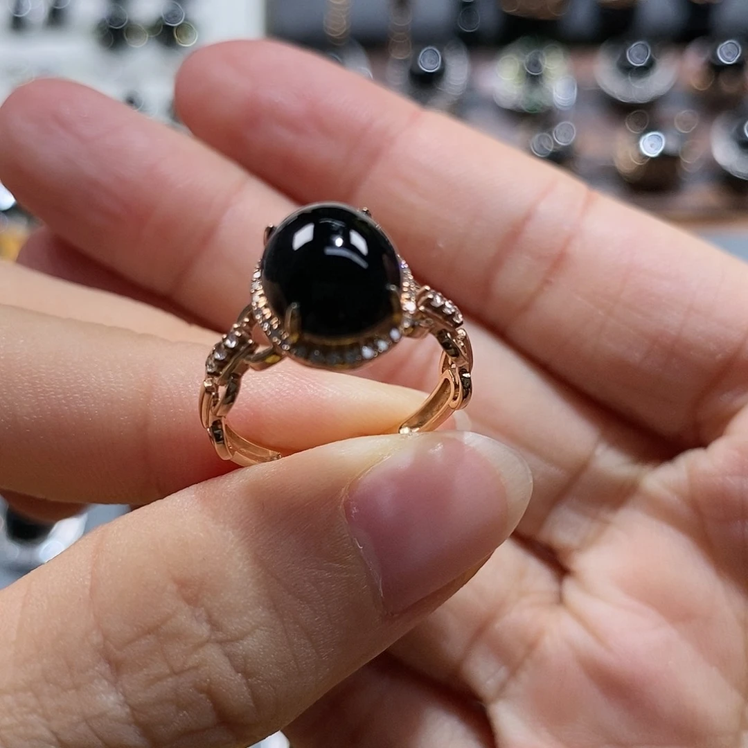 18K金镶嵌戒指翡翠墨翠