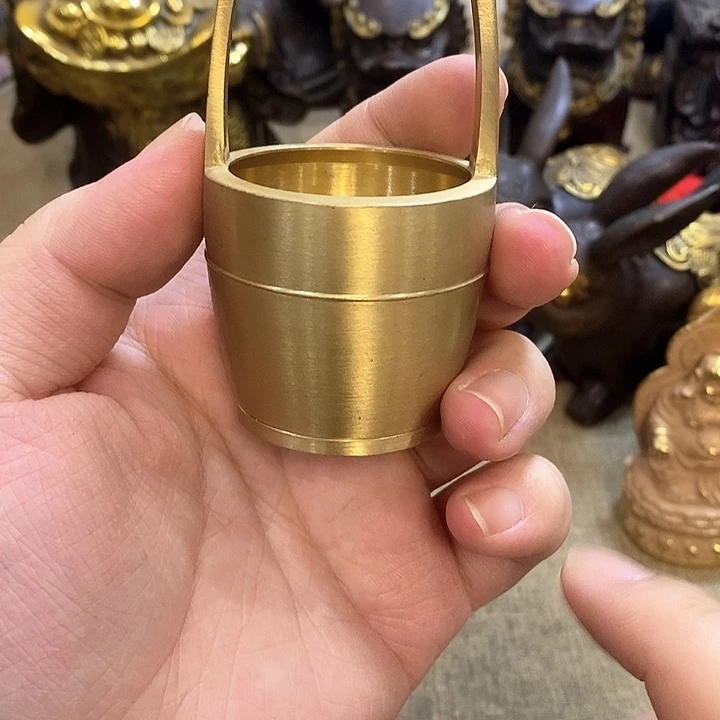 黄铜水桶摆件微瑕