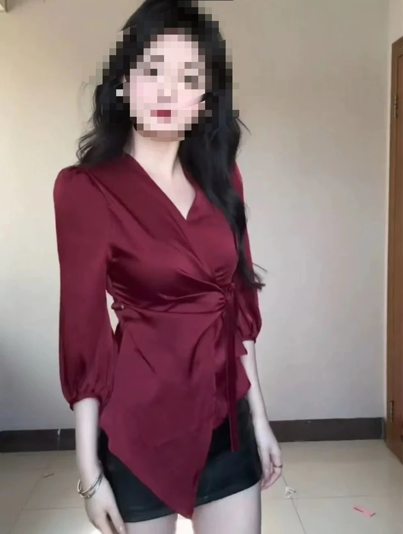 轻熟风绸缎面上衣女春秋设计感绑带V领红色衬衫法式收腰衬衣2599