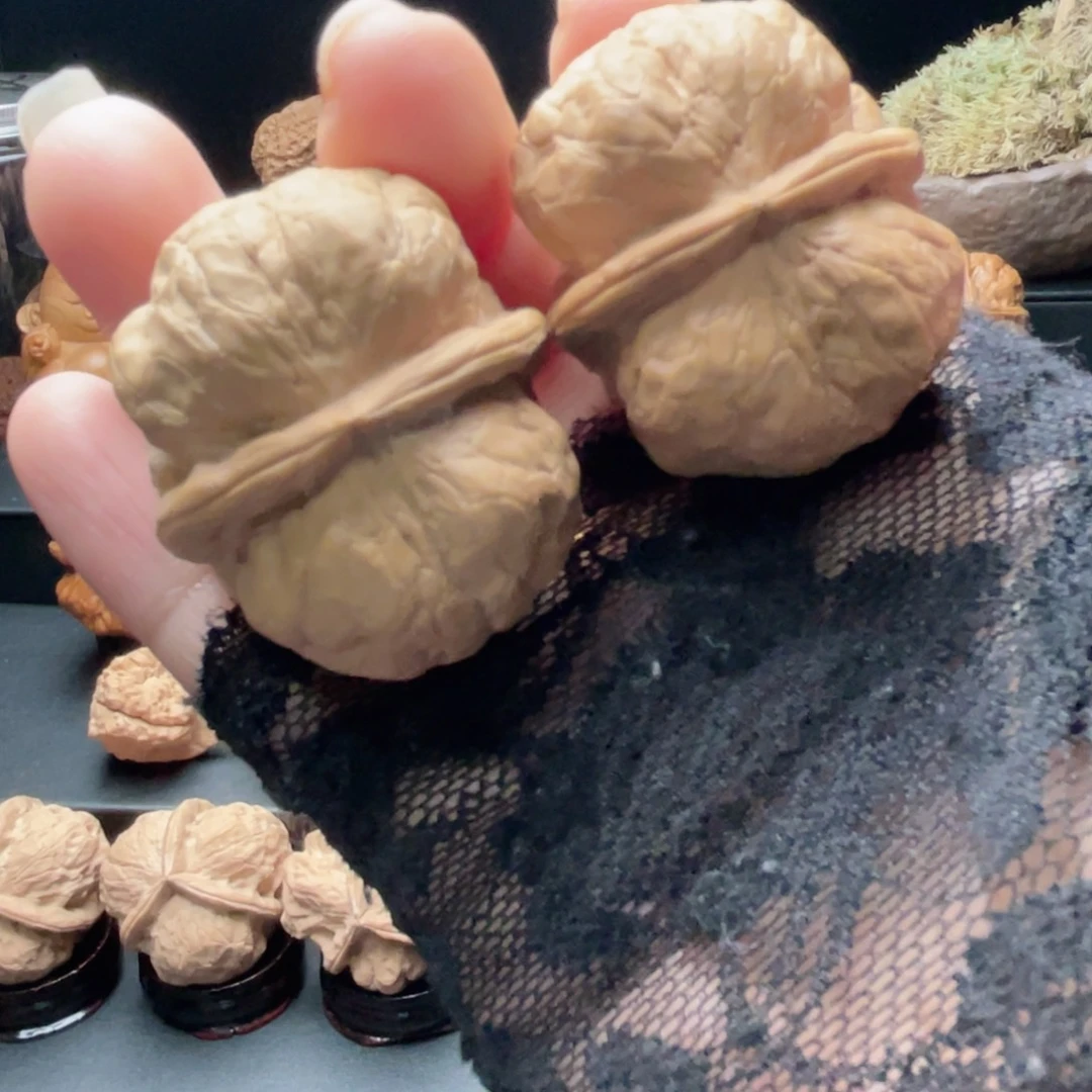 小***孟文玩核桃吊坠福利疙瘩哦包…………