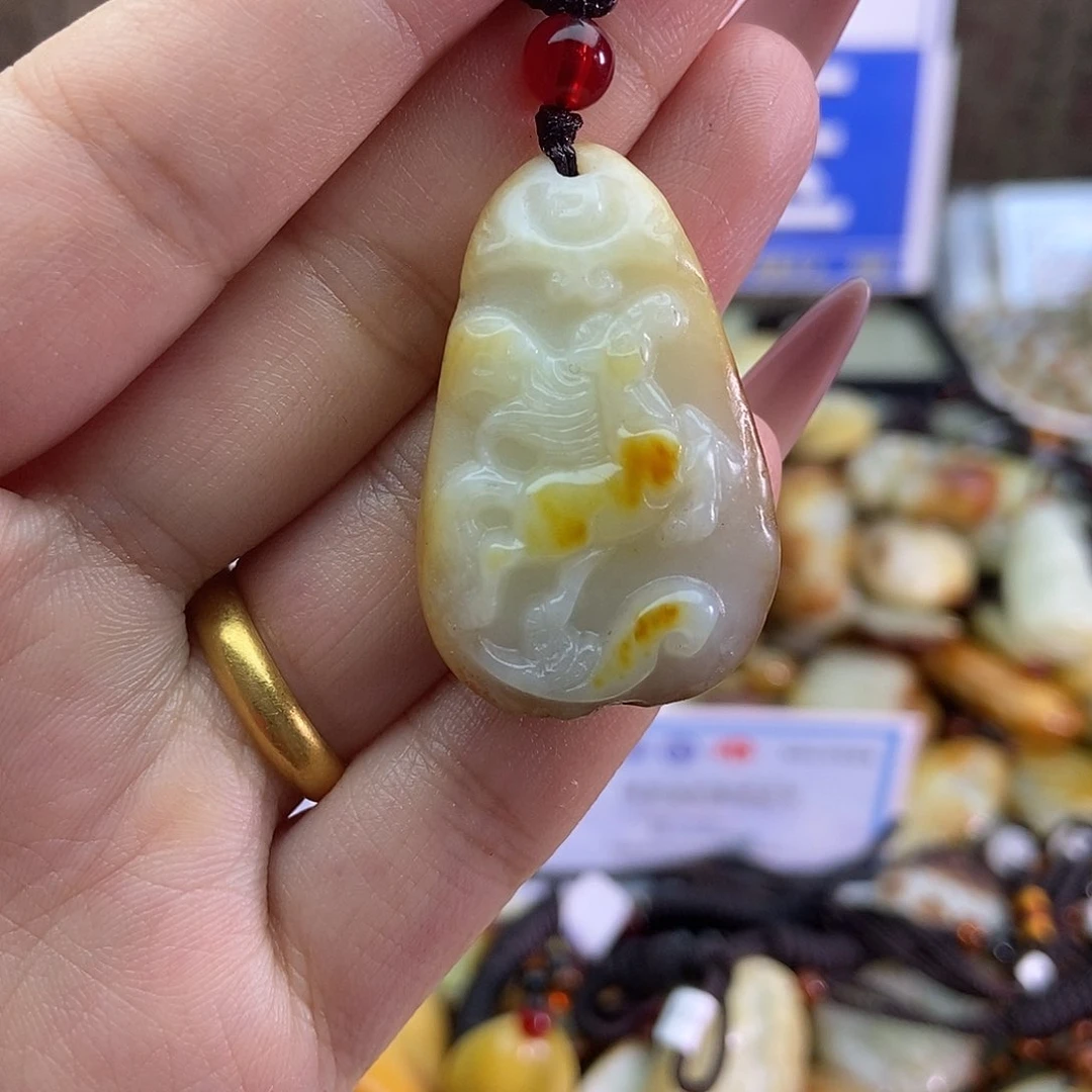 和田玉未镶嵌颈饰