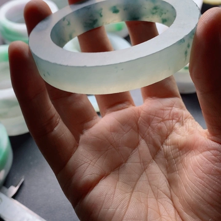 B***S定制翡翠未镶嵌缅甸翡翠手镯