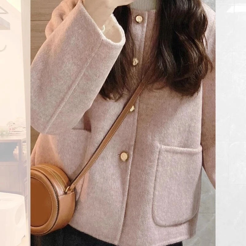 早春新款圆领系扣温柔气质温婉风美拉德小香风粉色超甜休闲款外套