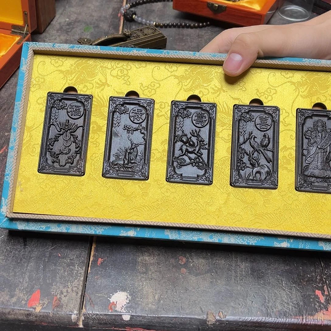 大叶紫檀（黑酸枝木类）