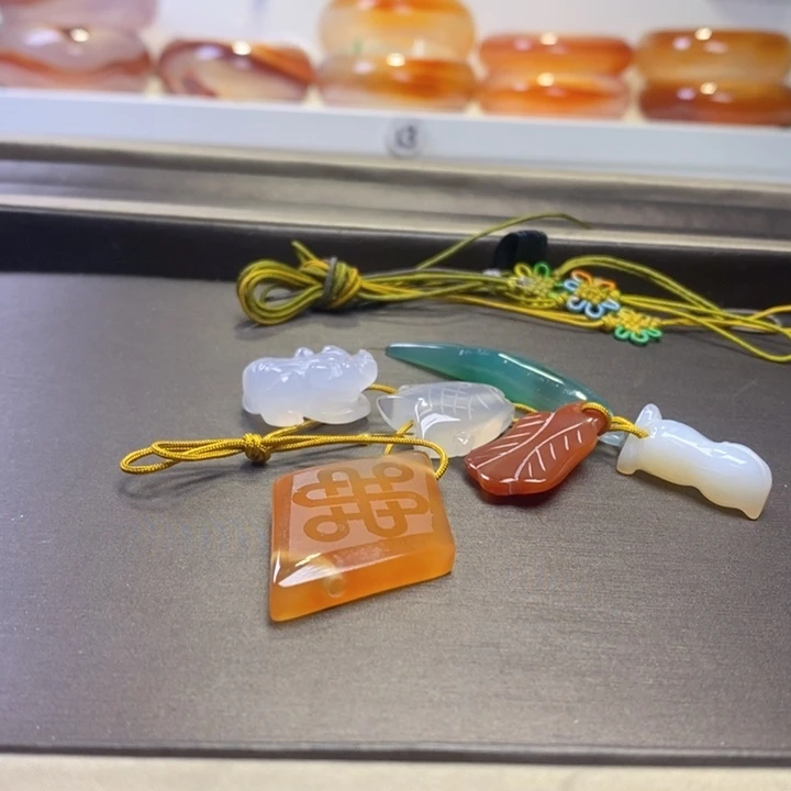 玛瑙/玉髓颈饰未镶嵌