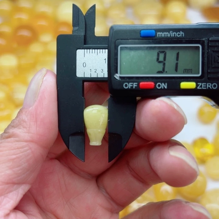 未镶嵌琥珀（矿物珀）裸石