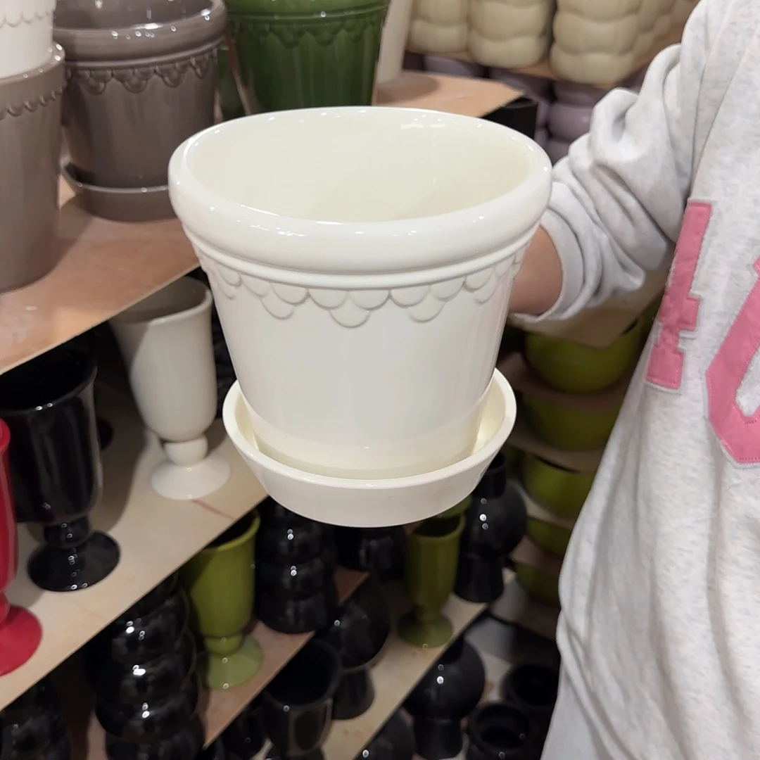 b2白色带托花盆花盆花盆