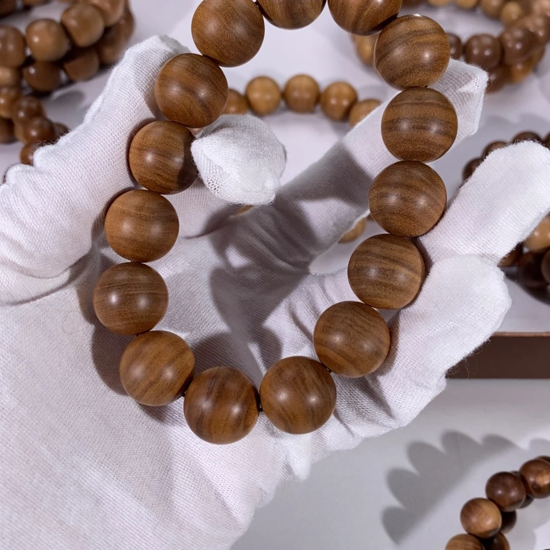 偷***闲檀香木无事牌横纹黑肉老料1.5大福利