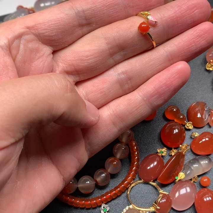 南红玛瑙未镶嵌颈饰