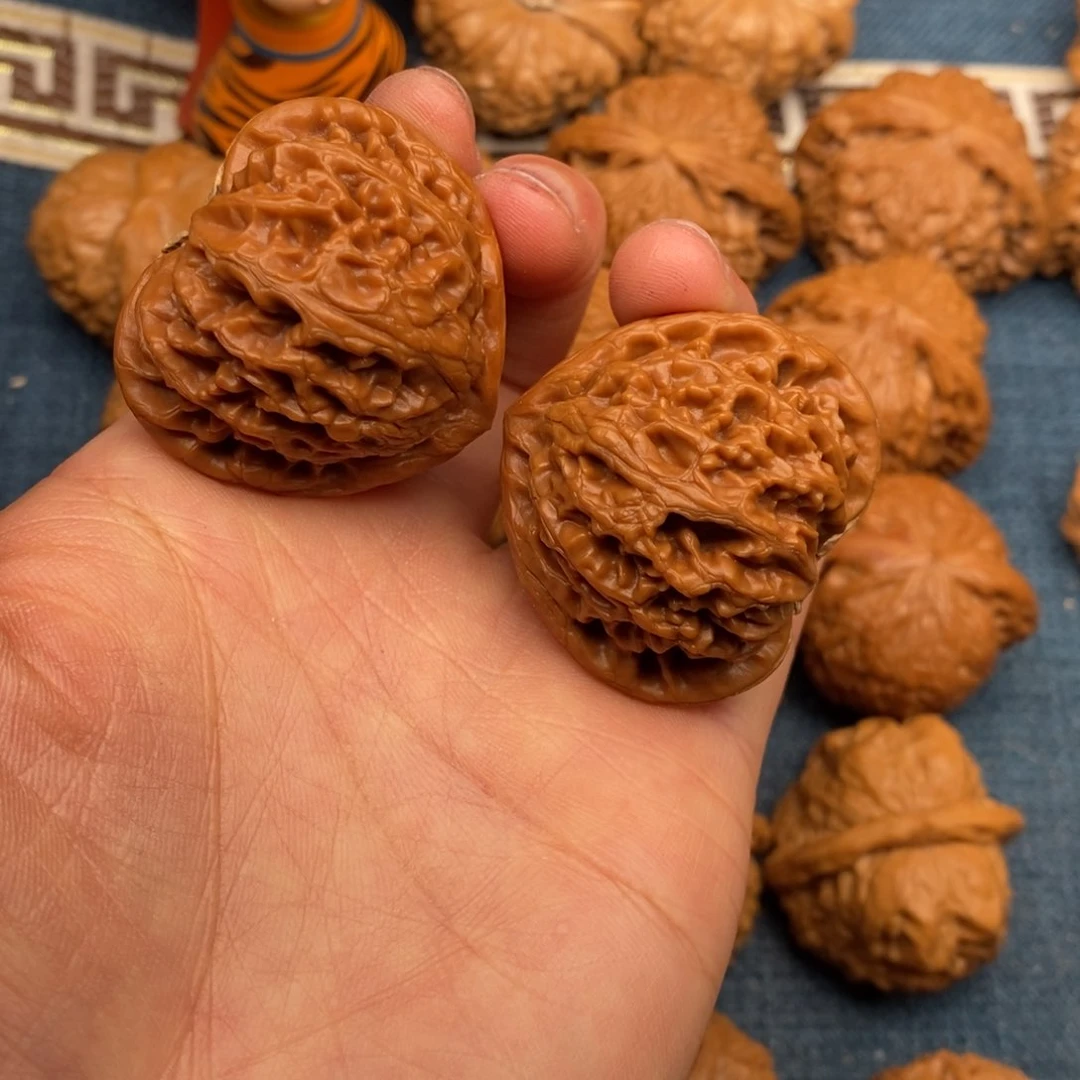 文玩核桃把件39桃心宫灯