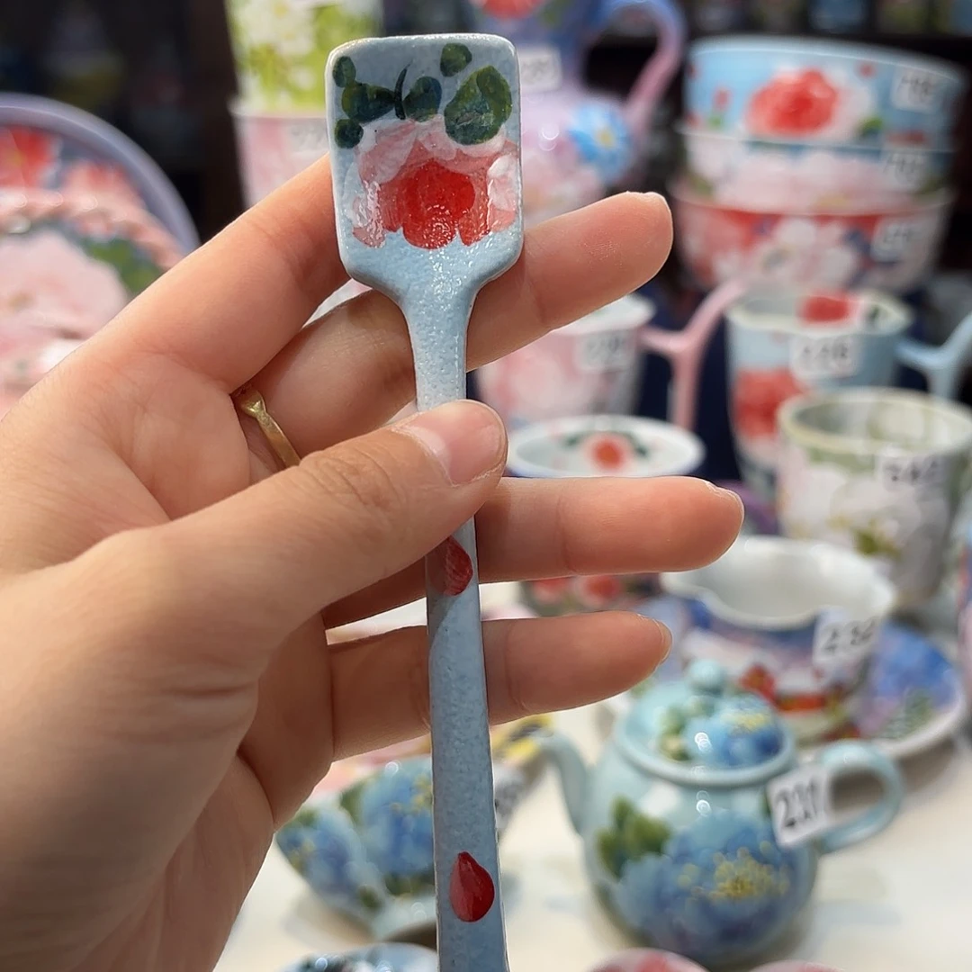 瓷片兔兔好de fen k k lv tu t