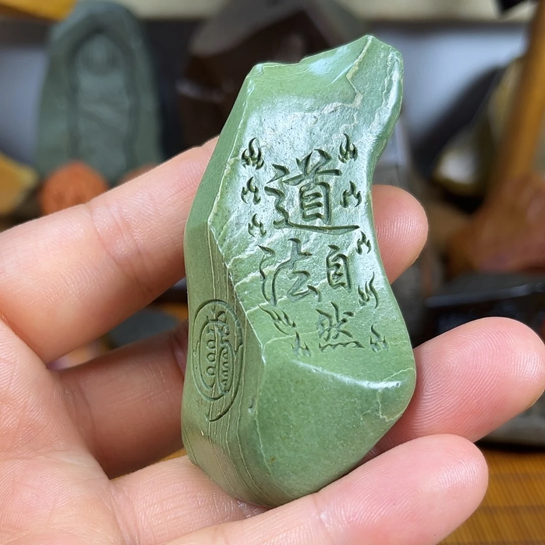 新疆戈壁石原石雕刻