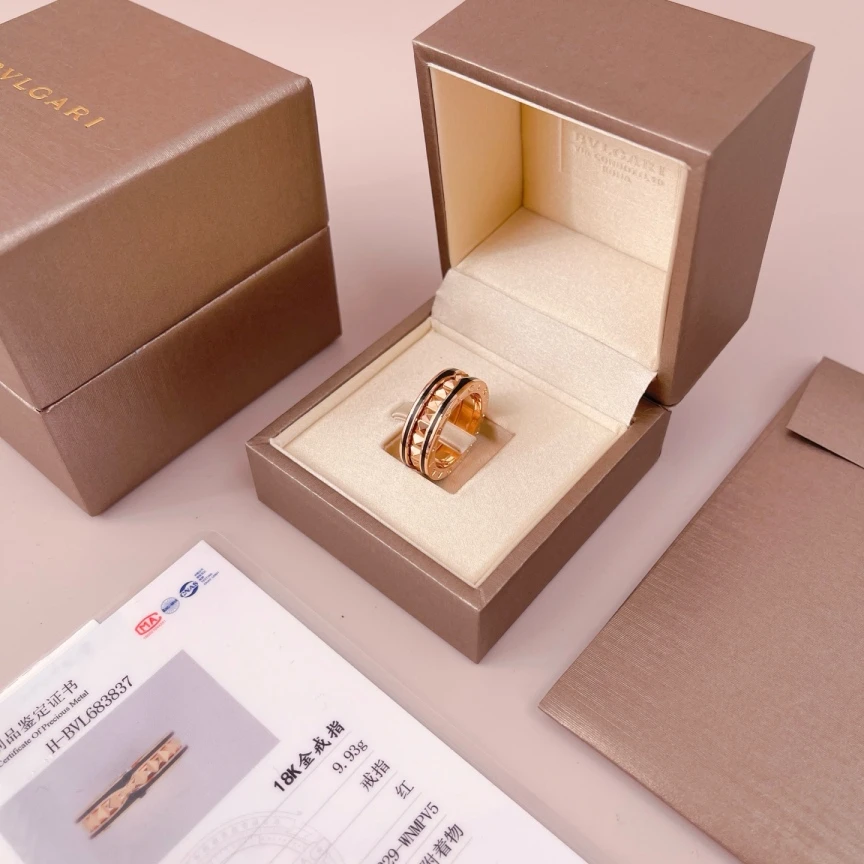 95新 BVLGARI/宝格丽 铆钉黑陶瓷戒指～51码/0730