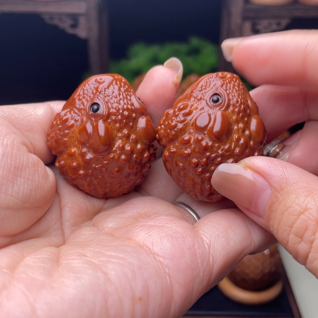 吊坠橄榄核金蟾手球