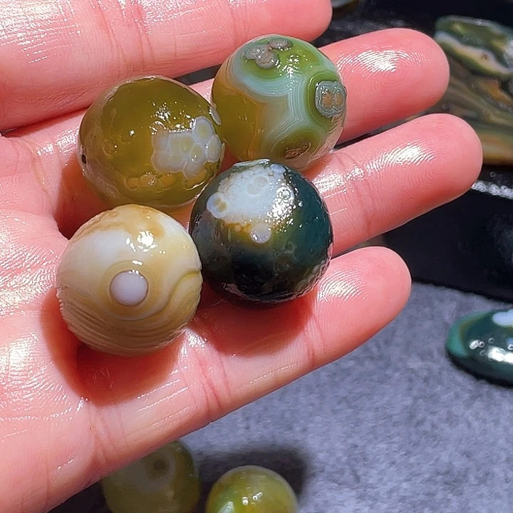 玛瑙/玉髓珠宝奇石未镶嵌陈**房