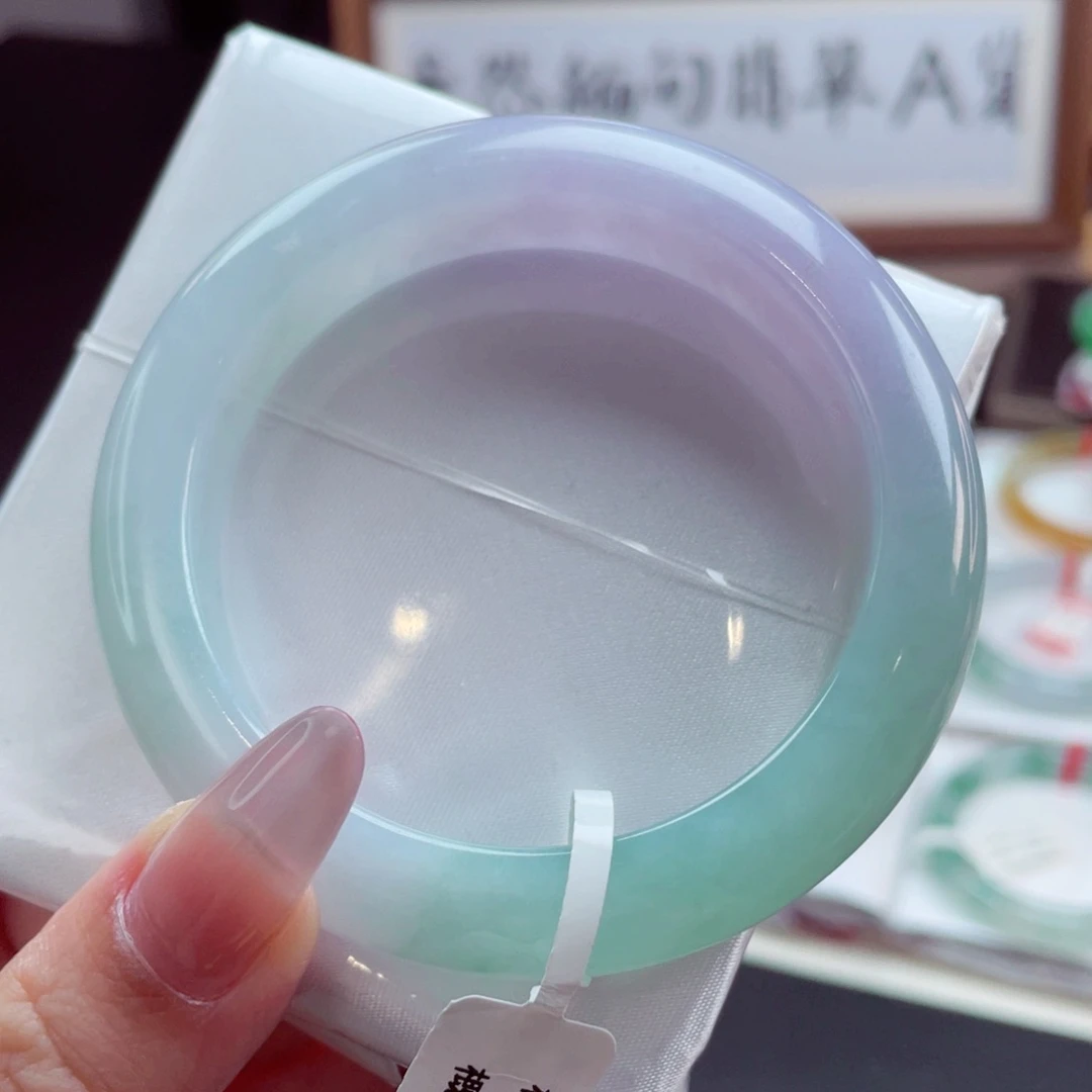 翡翠手镯未镶嵌二*萌56.0春彩总价2.2w 分单一 1w